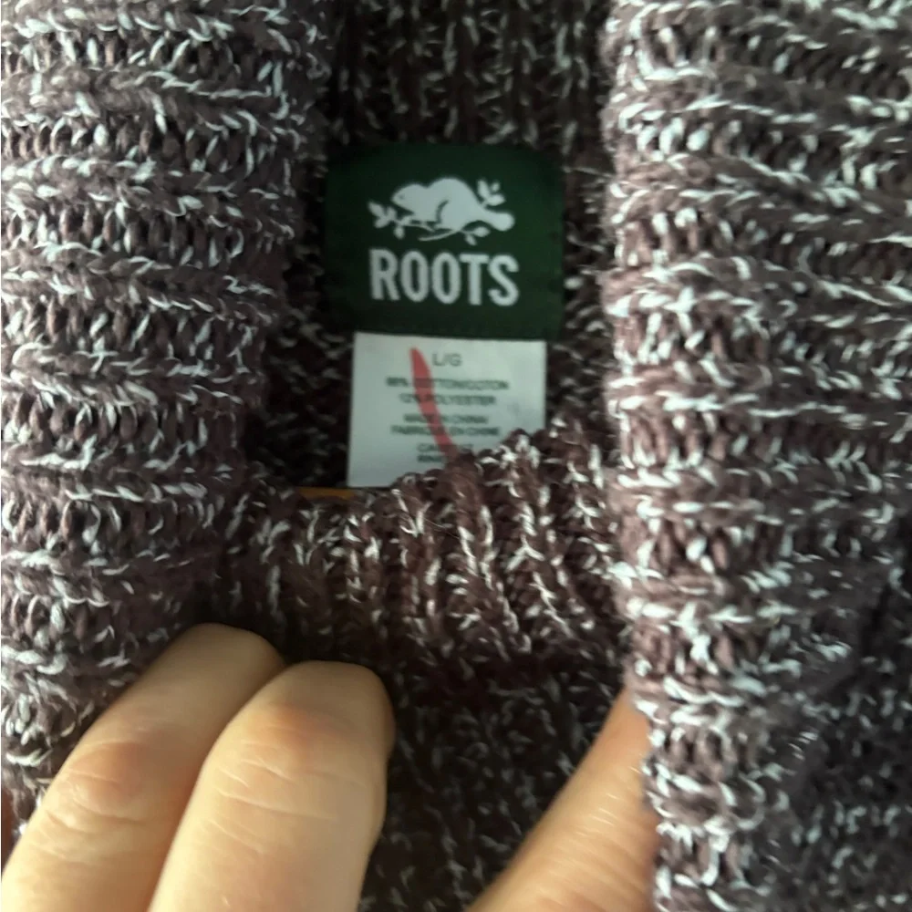 ROOTS Marled Turtleneck Sweater
Size: L/G - Picture 7 of 8